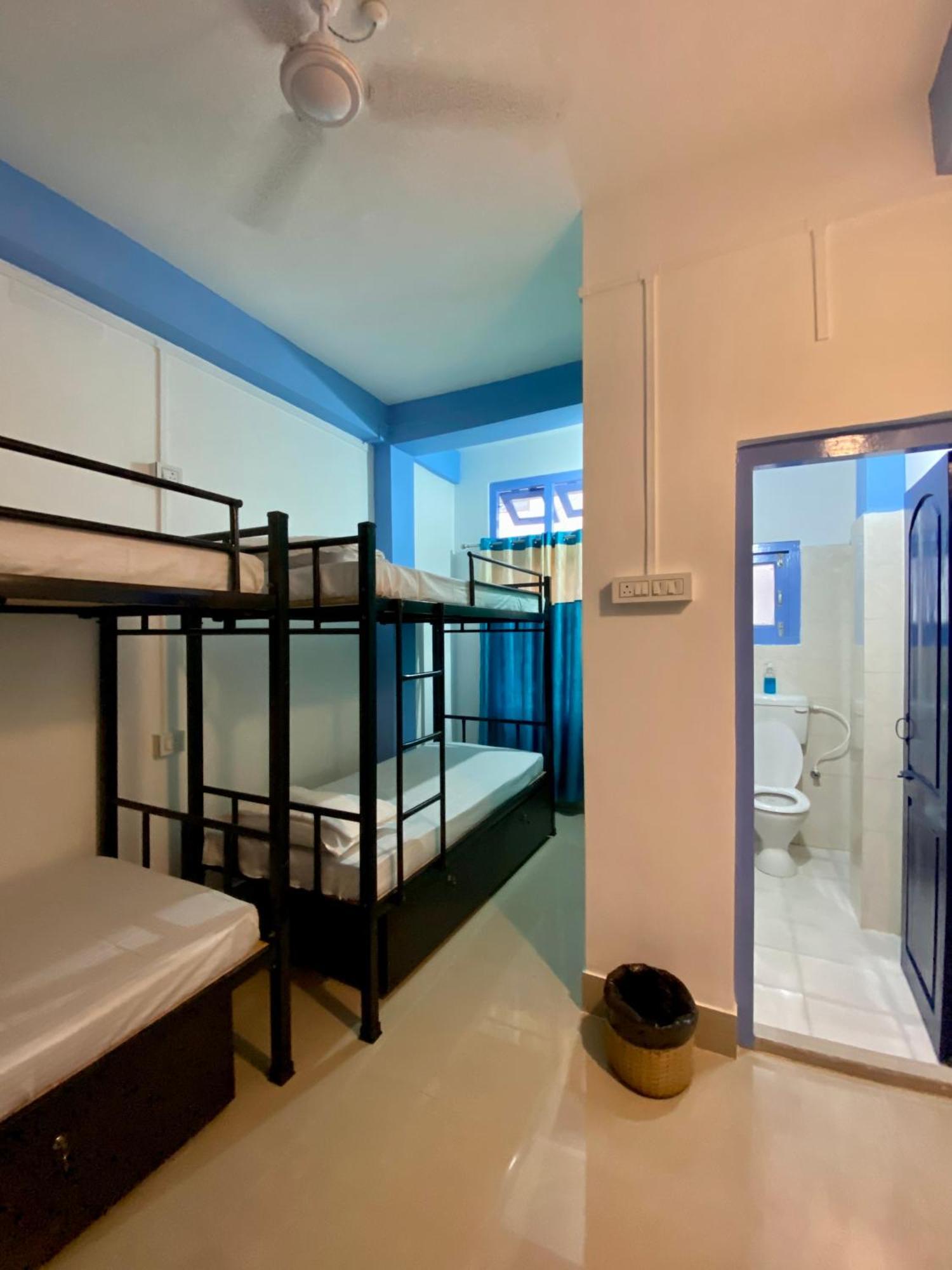 גווהטי Assam Home Hostel Project חדר תמונה